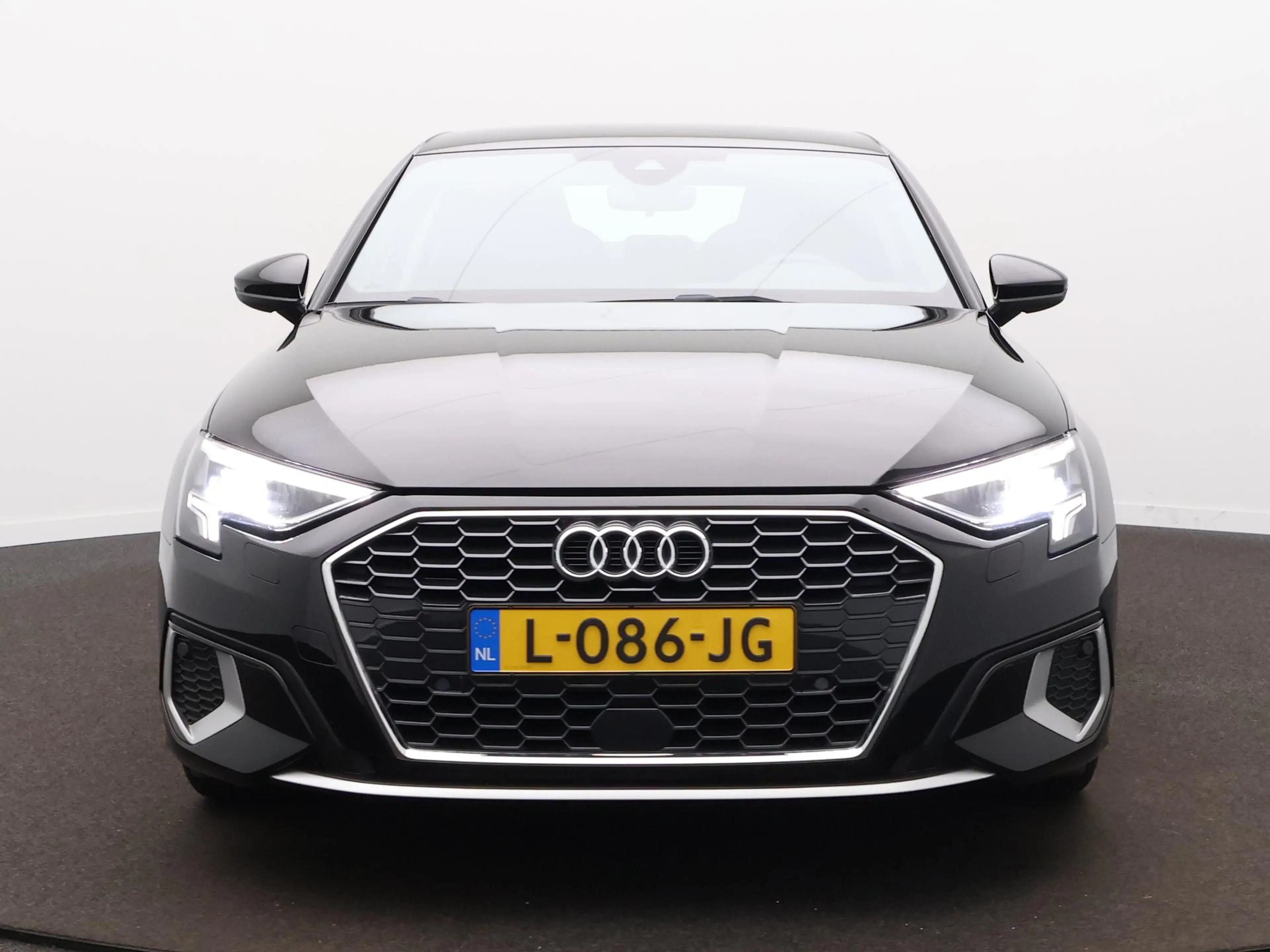 Audi A3 Limousine 30 TFSI Business edition | Virtual | Cru — photo 2
