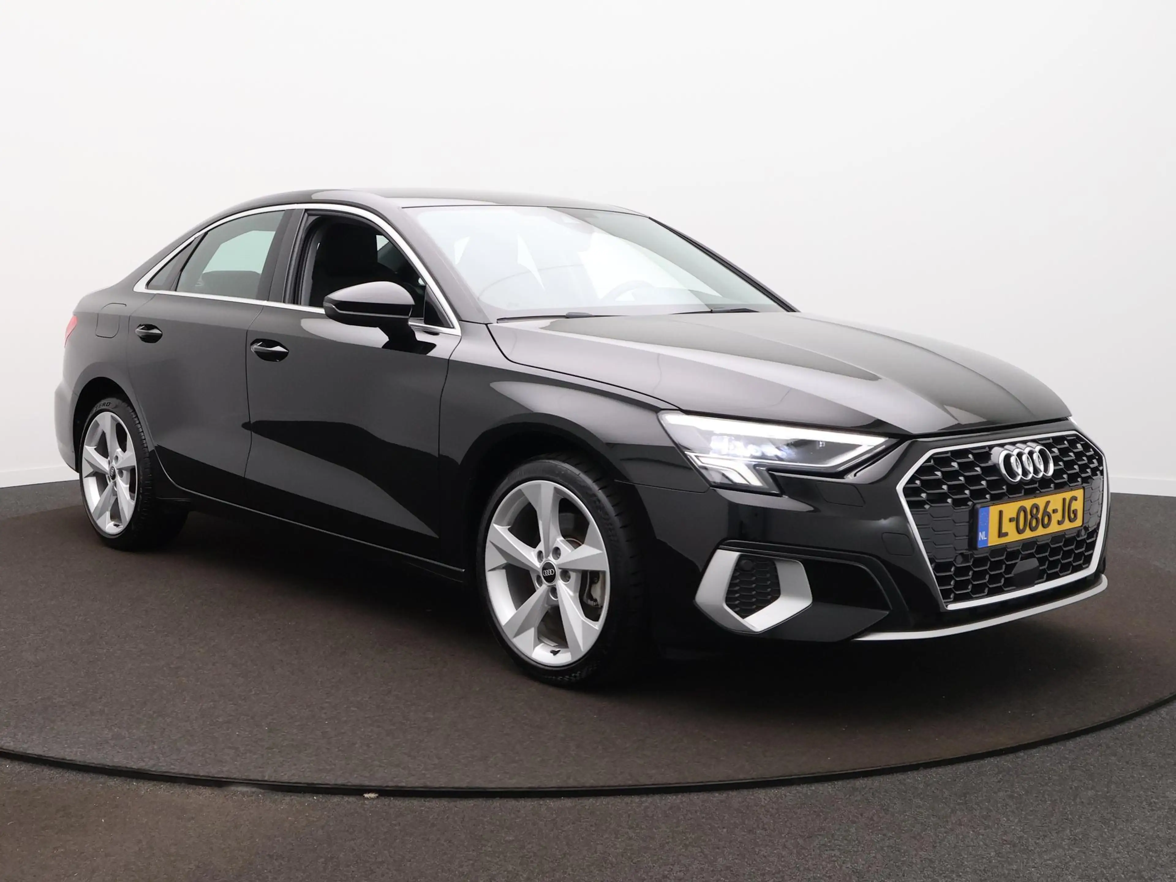 Audi A3 Limousine 30 TFSI Business edition | Virtual | Cru — photo 3