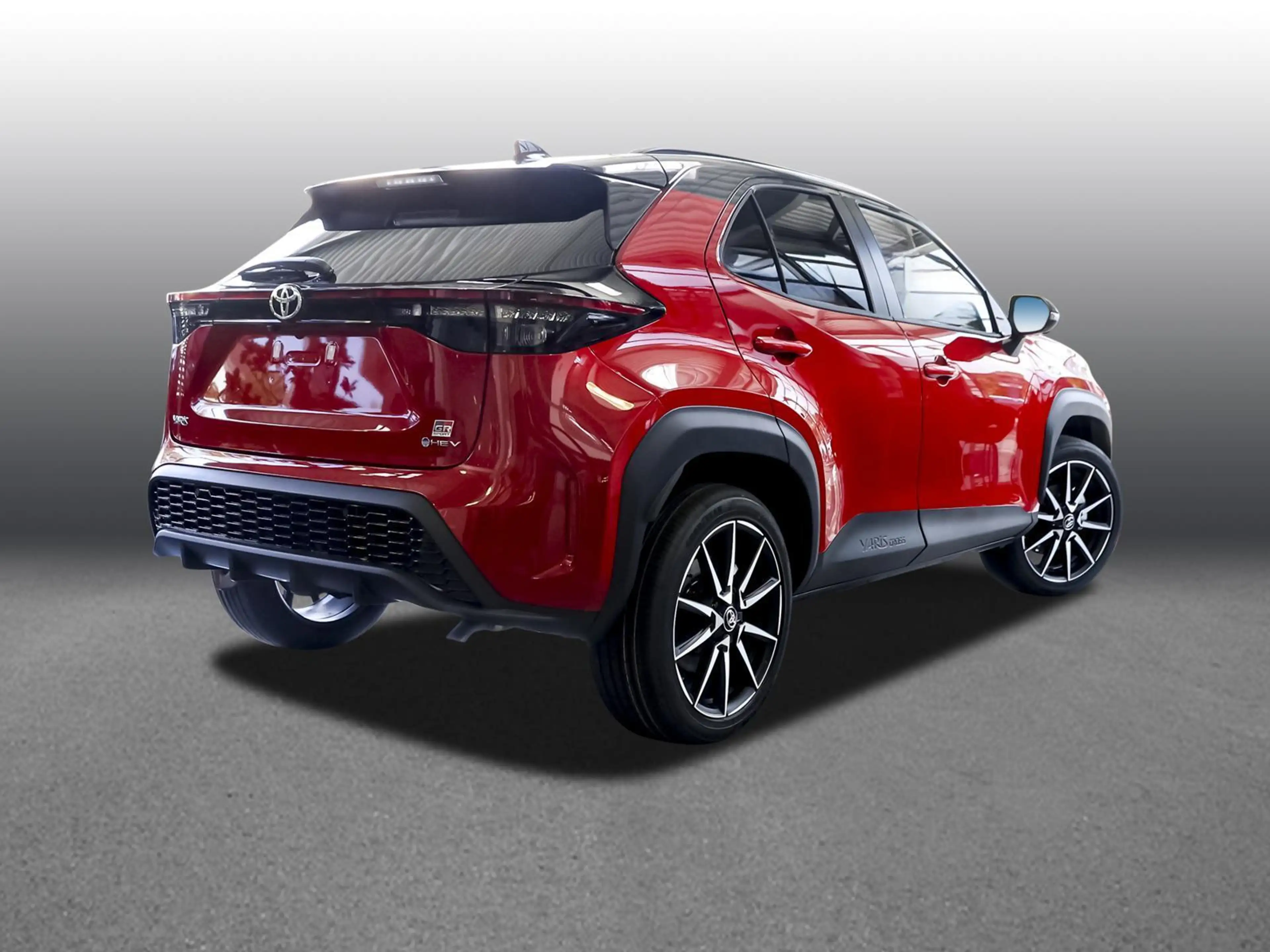 Toyota Yaris Cross GR SPORT 1.5 Hybrid CVT LEDER NAVI — photo 2