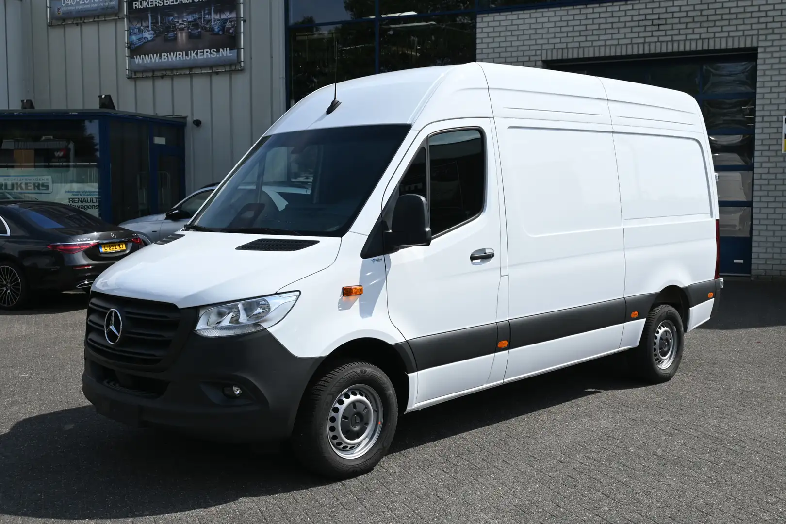 Mercedes-Benz Sprinter 317 CDI L2H2 Pro Geveerde stoel, Navigatie met cam Wit - 1