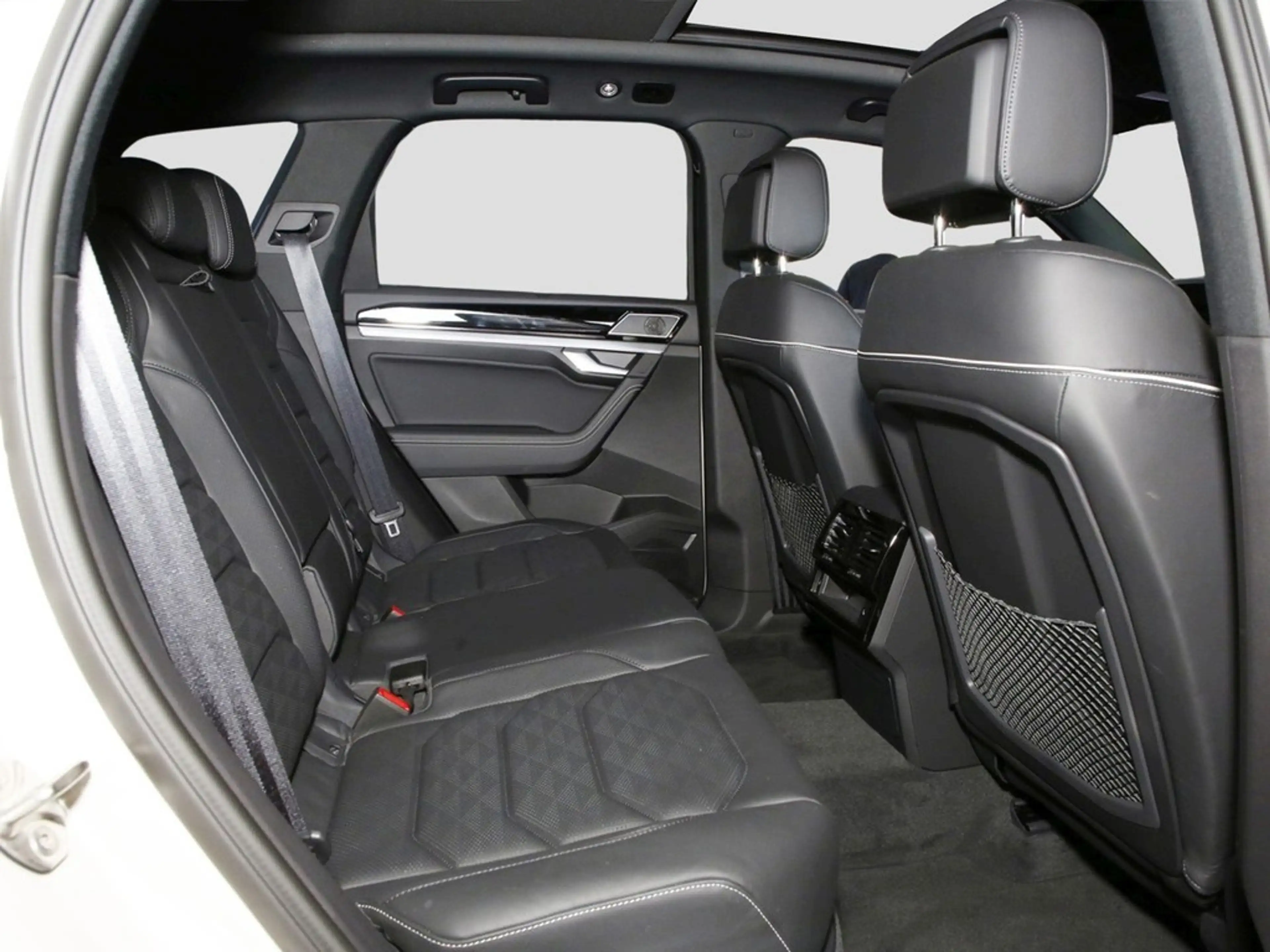 Volkswagen Touareg 3.0 V6 TSI 4M Elegance Pano STHZ Navi+VC ACC Hu... — photo 13