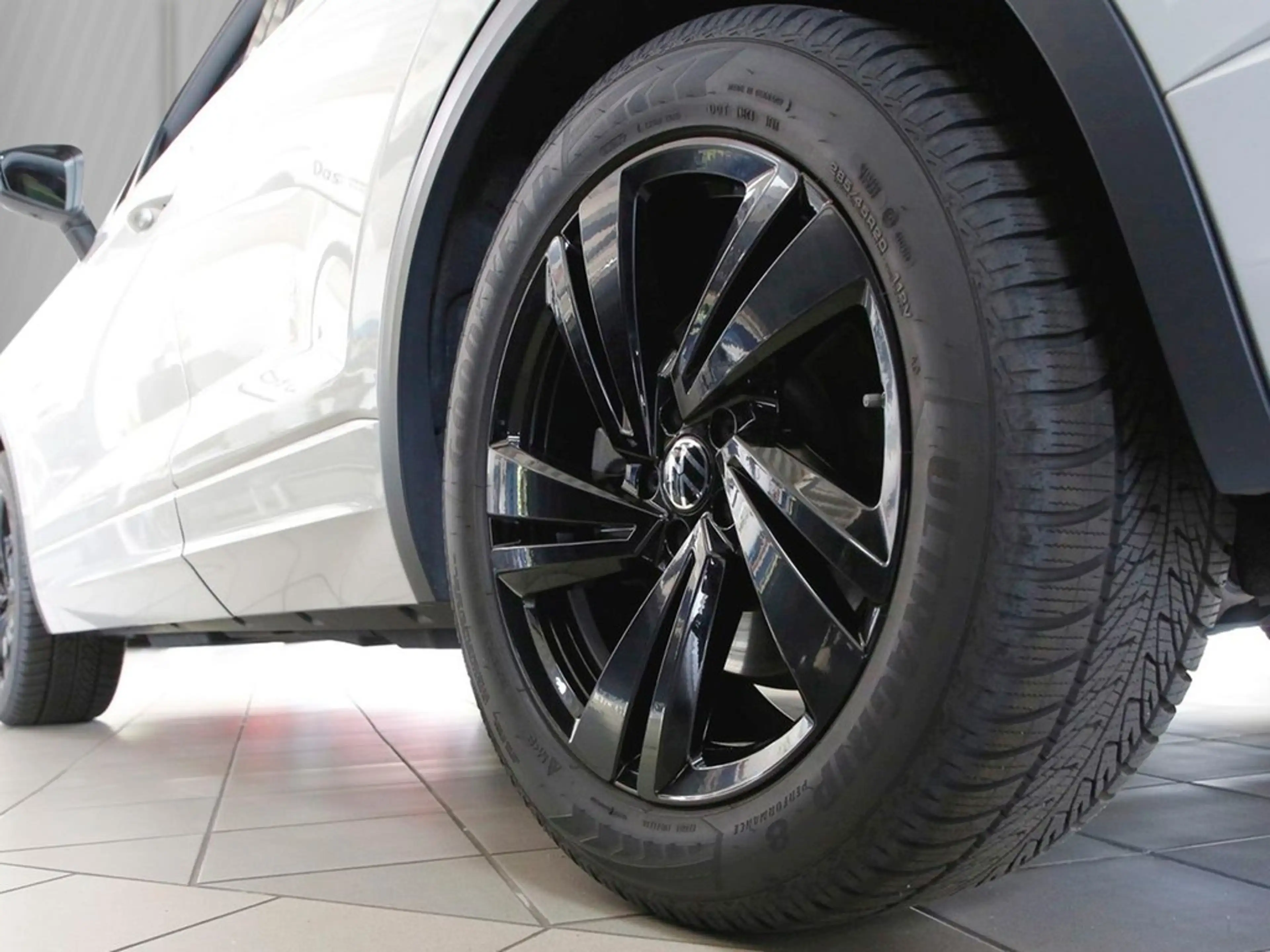 Volkswagen Touareg 3.0 V6 TSI 4M Elegance Pano STHZ Navi+VC ACC Hu... — photo 6