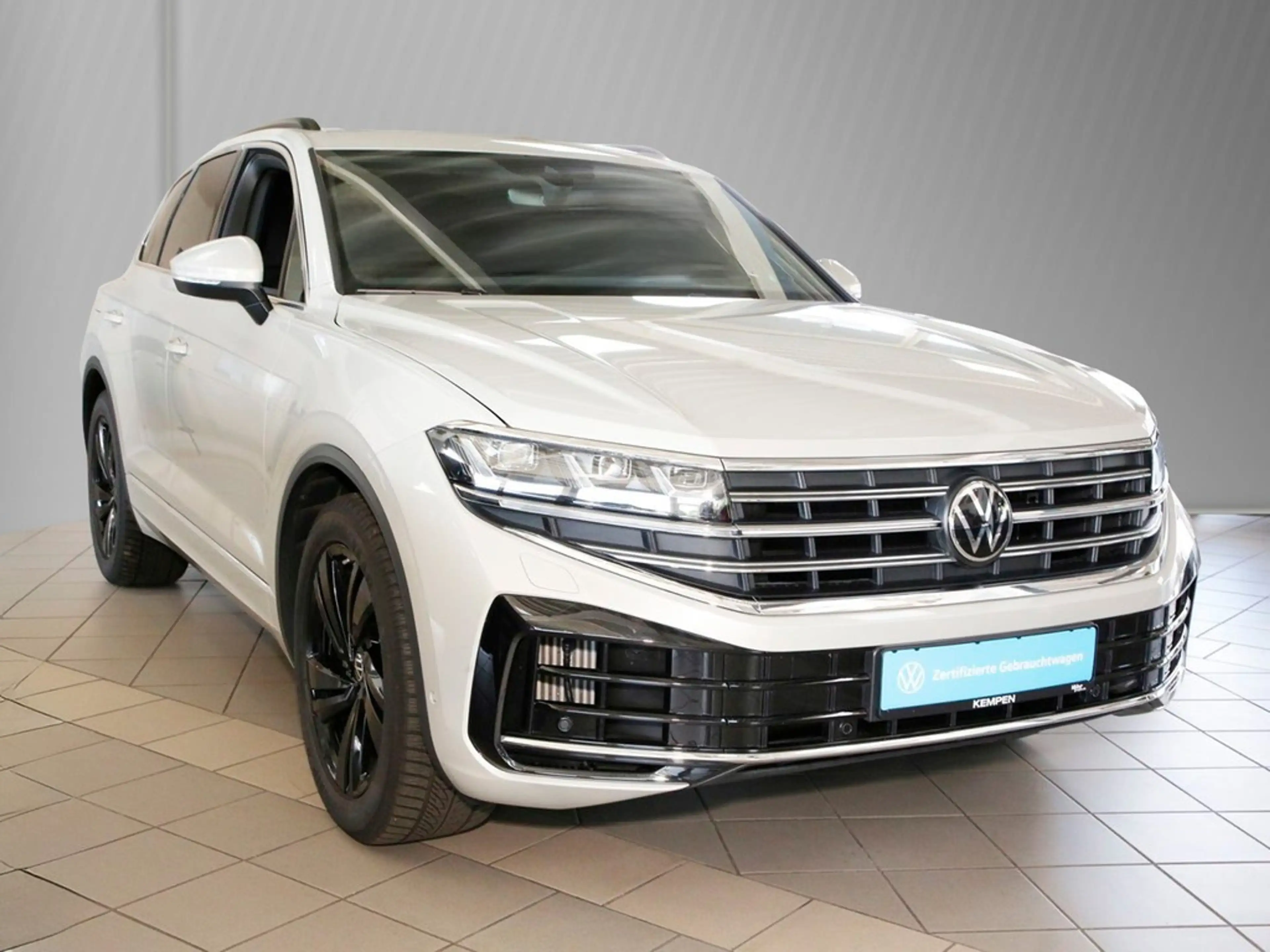 Volkswagen Touareg 3.0 V6 TSI 4M Elegance Pano STHZ Navi+VC ACC Hu... — photo 4