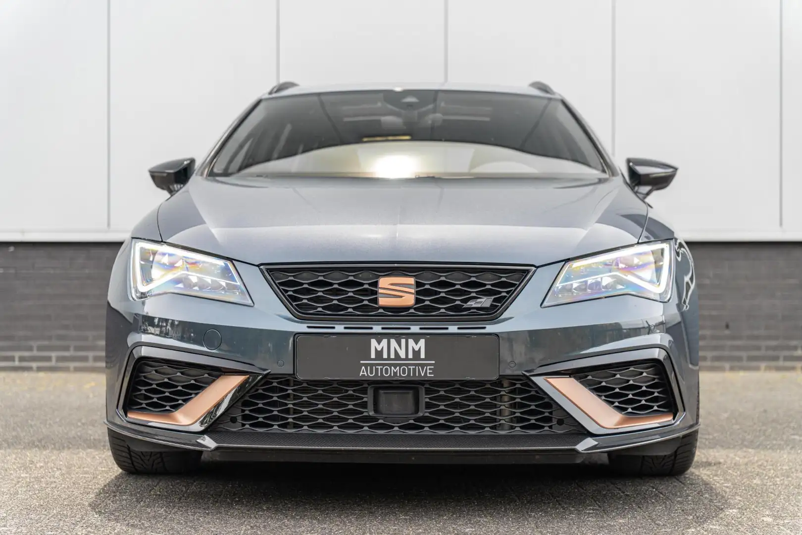 SEAT Leon ST 2.0 TSI CUPRA R 4DRIVE |Pano|Carbon|Beats|Bremb Grijs - 2