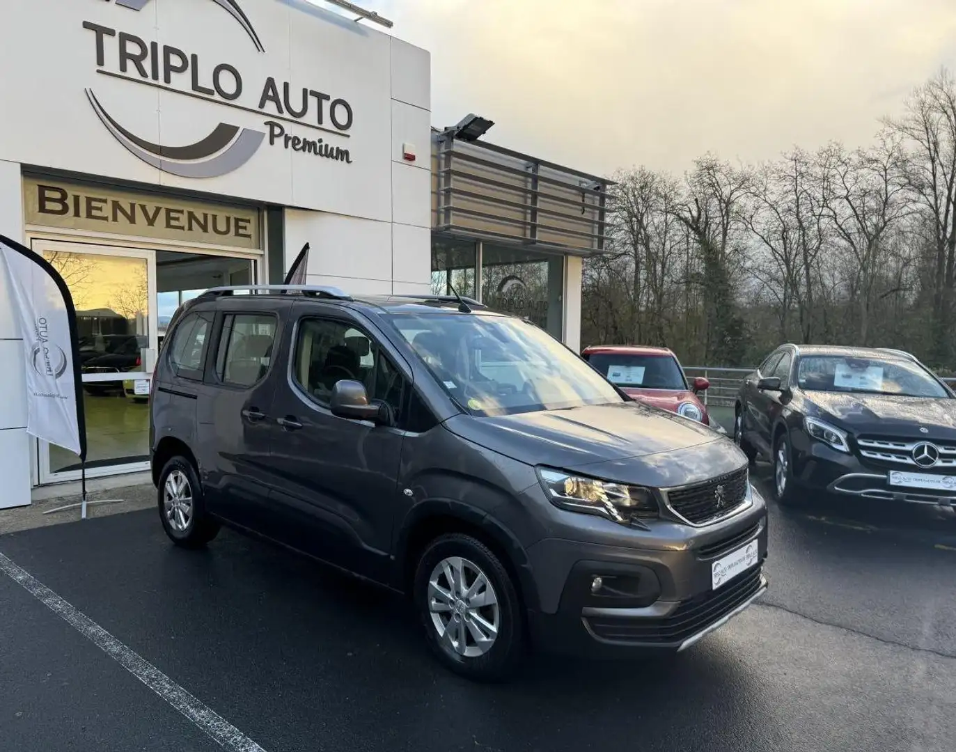 Peugeot Rifter Rifter Long 1.5 BlueHDI S\u0026S - 130  COMBI CARPLAY + TOIT PANORAMIQUE + CAMERA AR Gris - 1