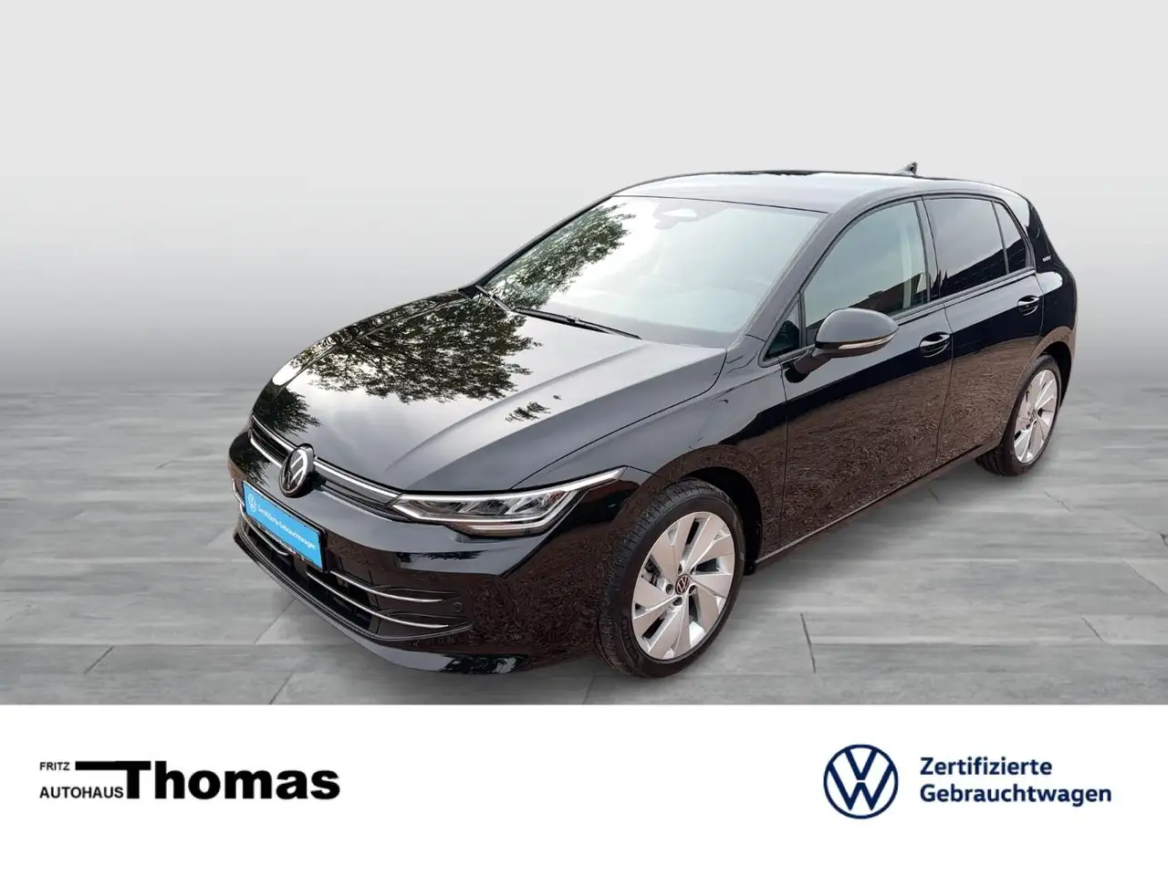 Volkswagen Golf VIII 1.5 eTSI DSG Energy LED Navi AHK SHZ RKamera — photo 1 of 23