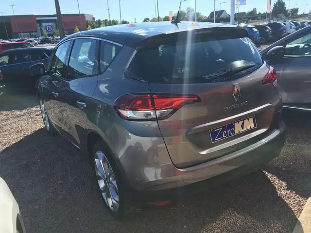 Renault Scenic view 4