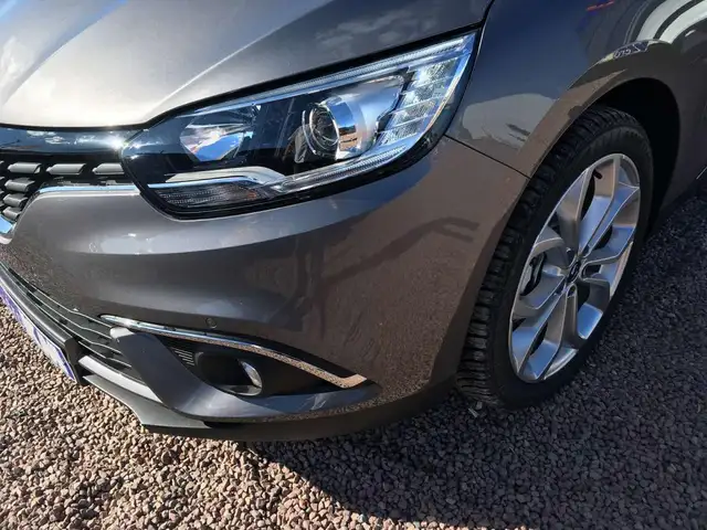 Renault Scenic view 5