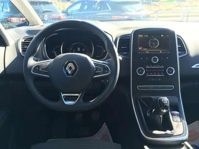 Renault Scenic view 11