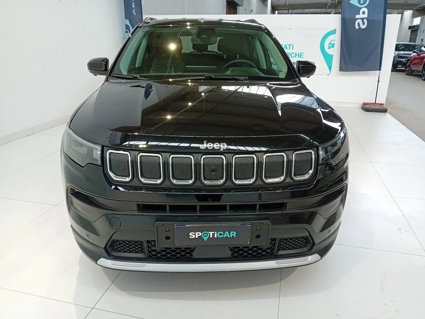 Jeep Compass 1.6 Multijet II 2WD Limited Zwart - 2