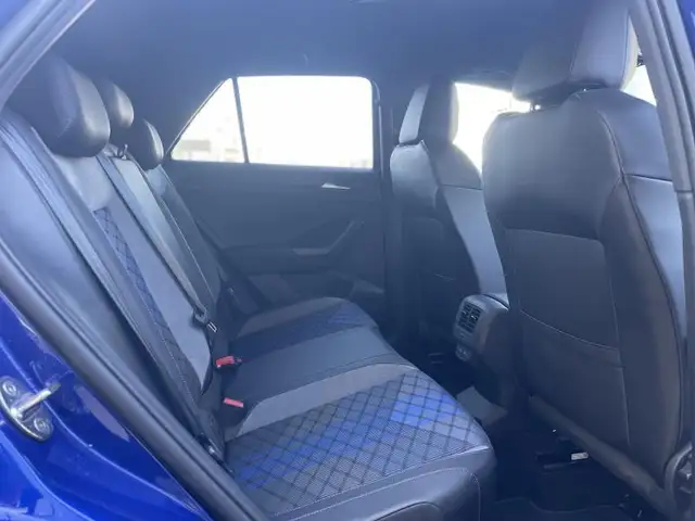 Volkswagen T-Roc view 5