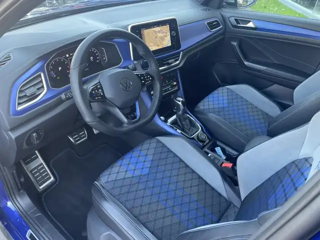 Volkswagen T-Roc view 6