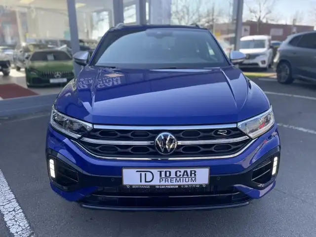 Volkswagen T-Roc view 2