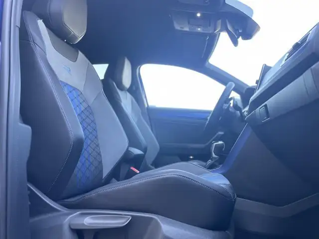Volkswagen T-Roc view 4