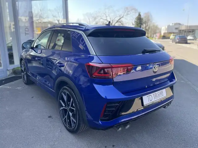 Volkswagen T-Roc view 12