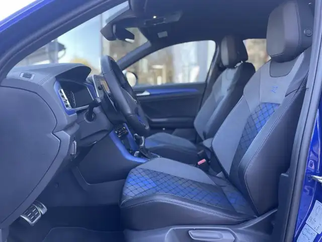 Volkswagen T-Roc view 7