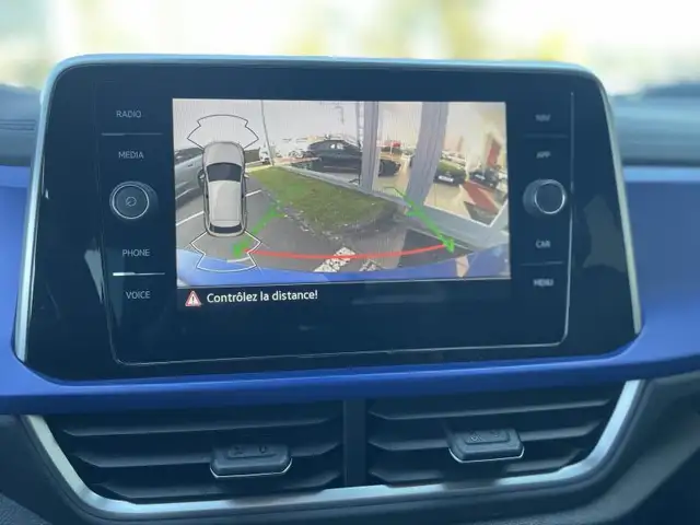 Volkswagen T-Roc view 10