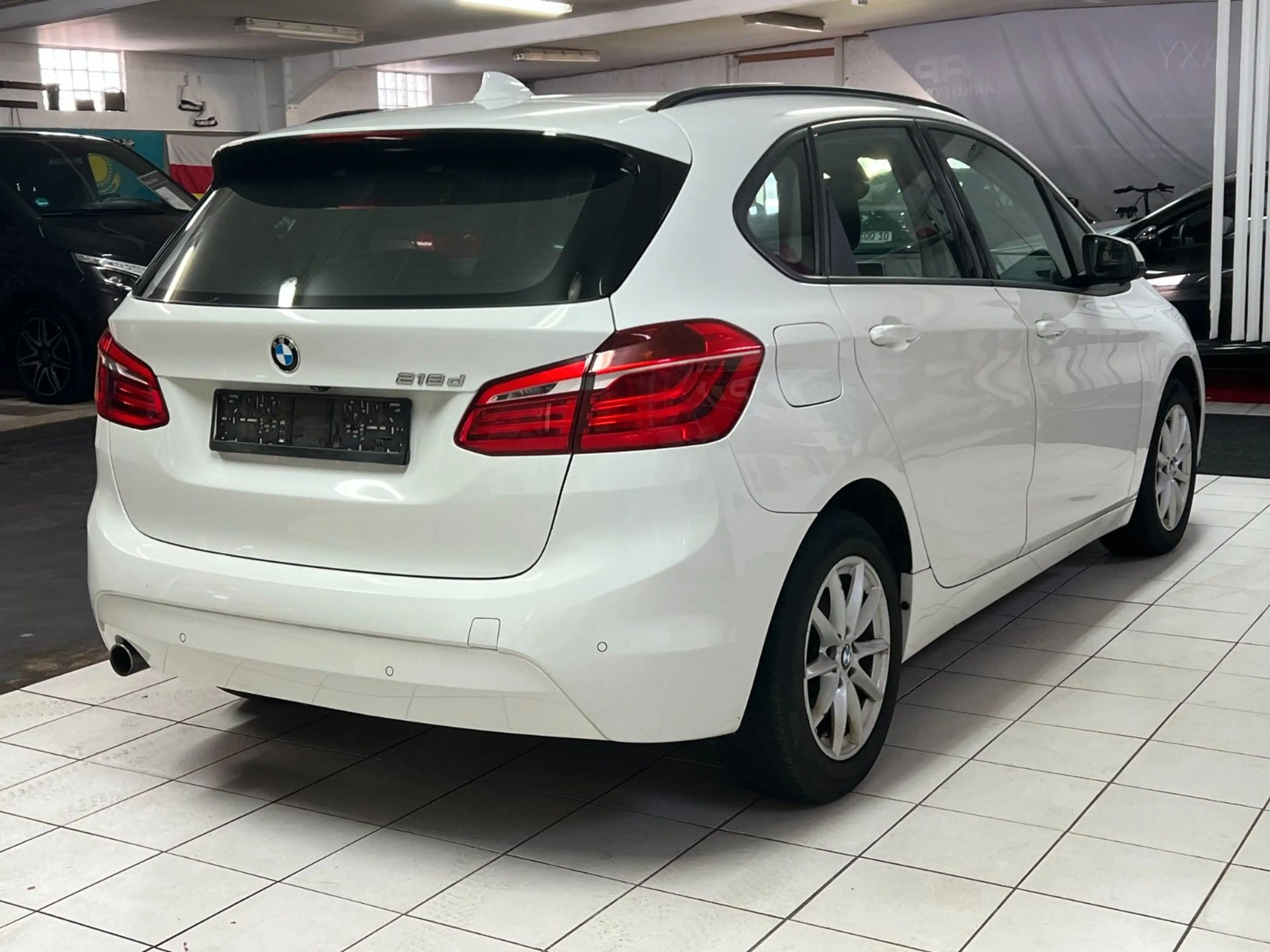 BMW 218 — photo 7