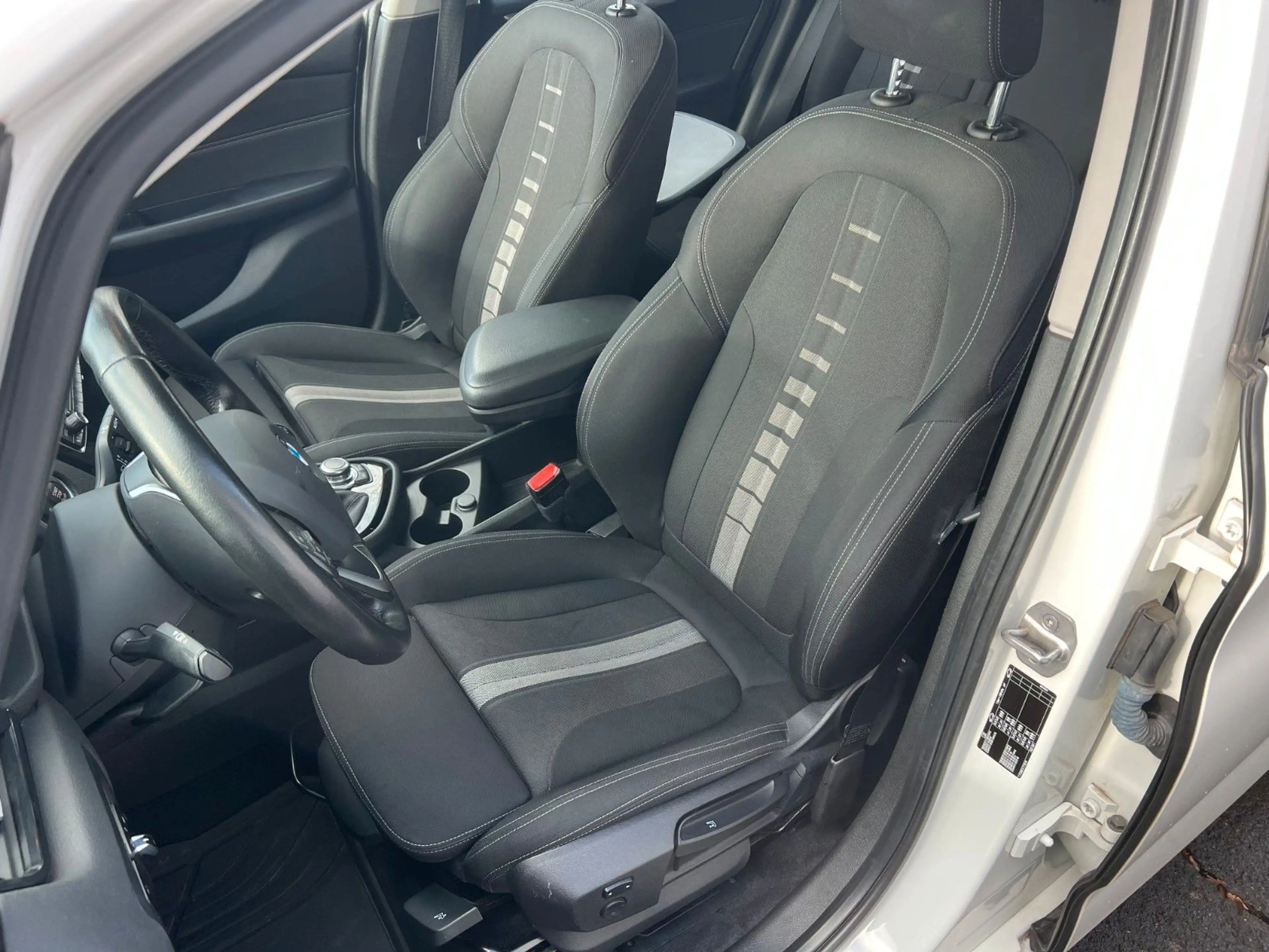 BMW 218 — photo 14