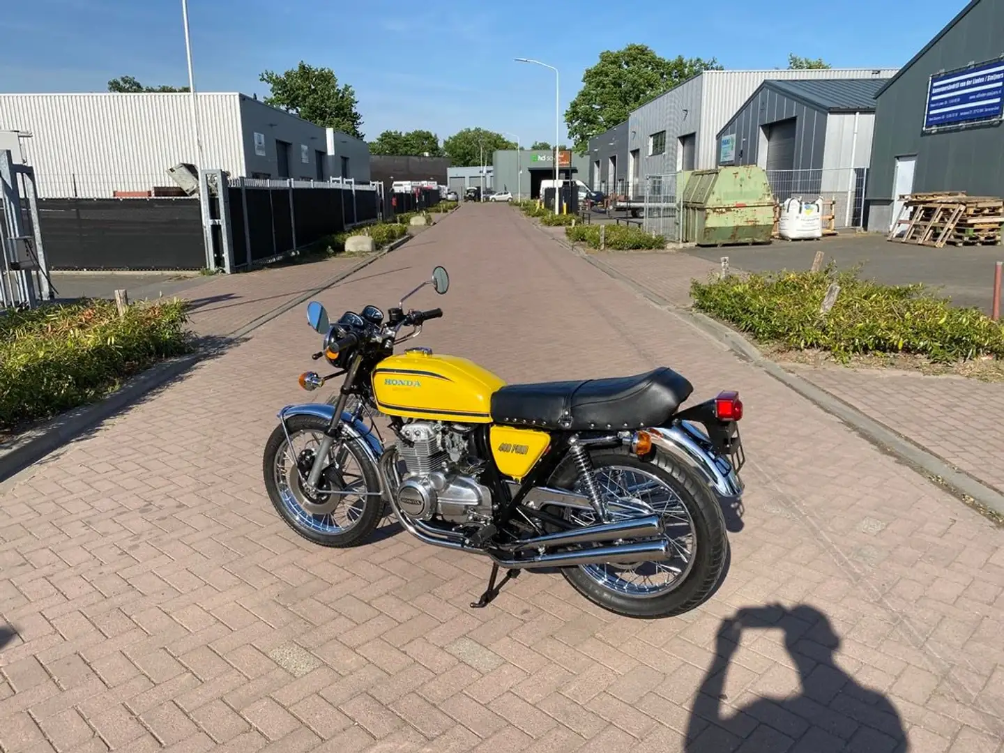 Honda CB 400 F Geel - 2