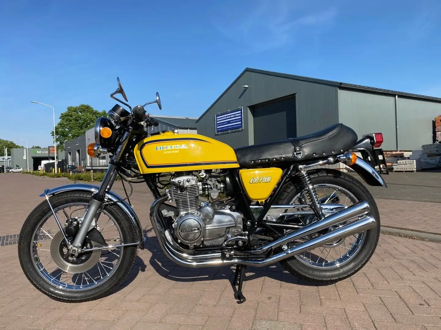 Honda CB 400 F Geel - 1