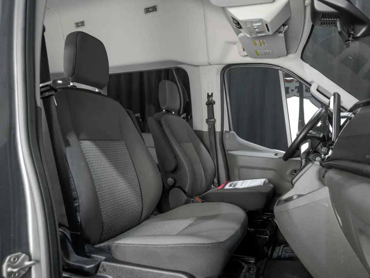 Ford Transit Passenger Wagon снимка Ford Transit Passenger Wagon