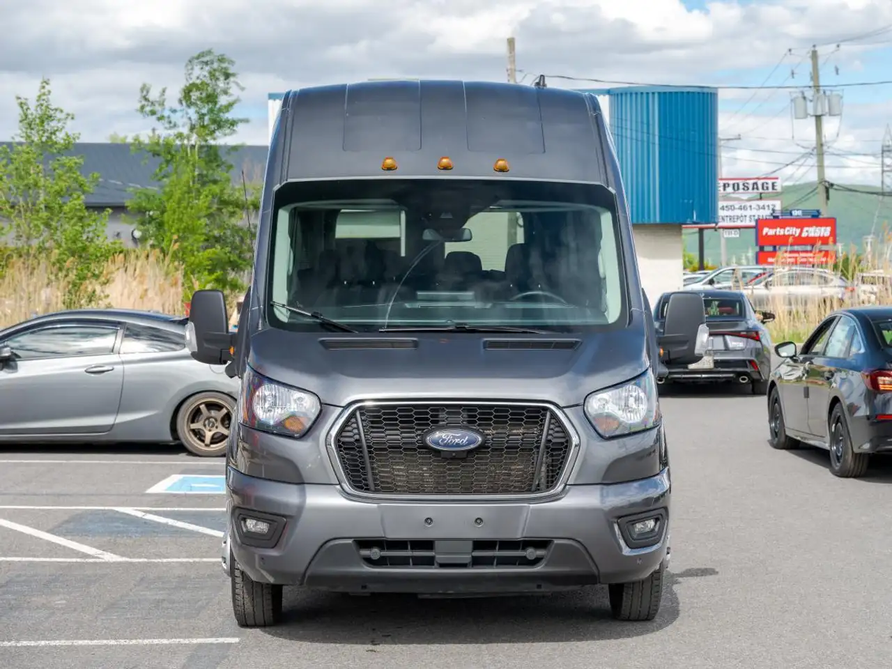 Ford Transit Passenger Wagon снимка Ford Transit Passenger Wagon