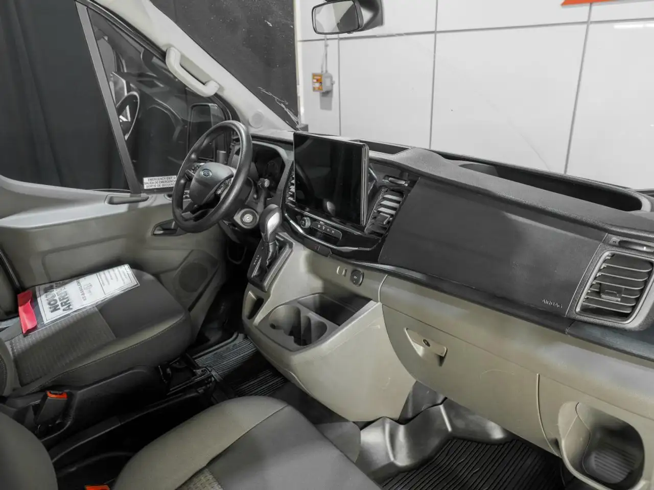 Ford Transit Passenger Wagon снимка Ford Transit Passenger Wagon