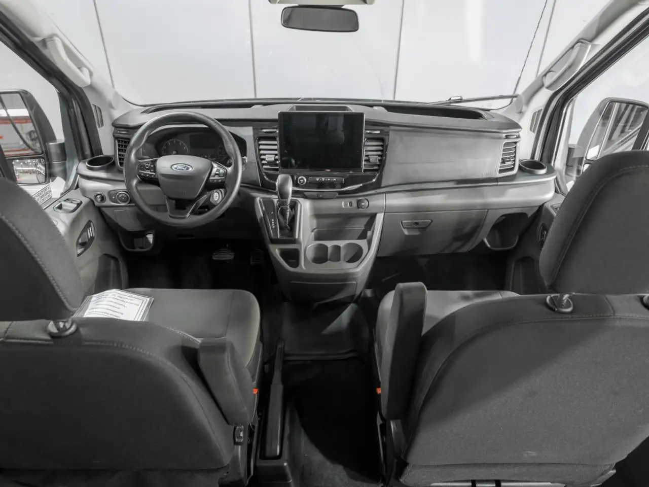 Ford Transit Passenger Wagon снимка Ford Transit Passenger Wagon