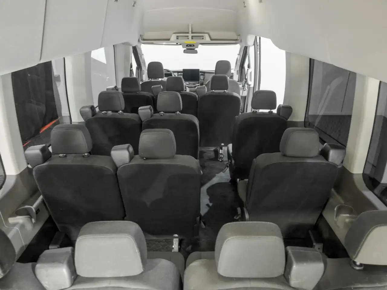 Ford Transit Passenger Wagon снимка Ford Transit Passenger Wagon