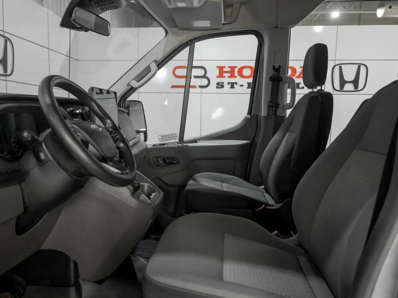 Ford Transit Passenger Wagon снимка Ford Transit Passenger Wagon