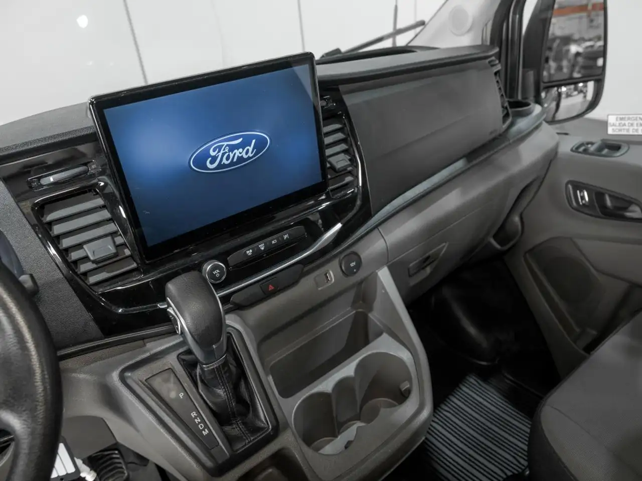 Ford Transit Passenger Wagon снимка Ford Transit Passenger Wagon