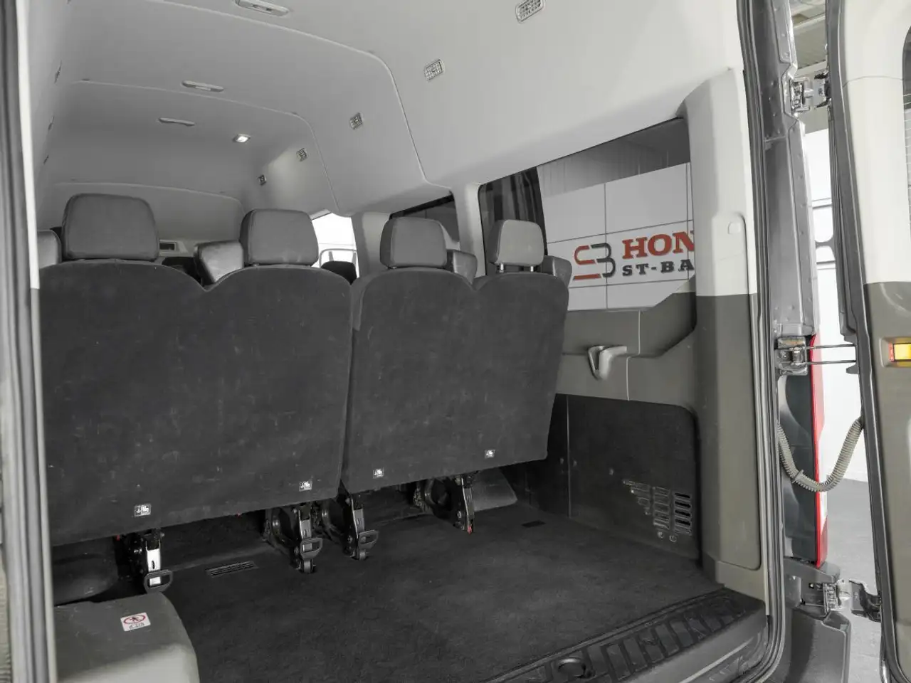 Ford Transit Passenger Wagon снимка Ford Transit Passenger Wagon