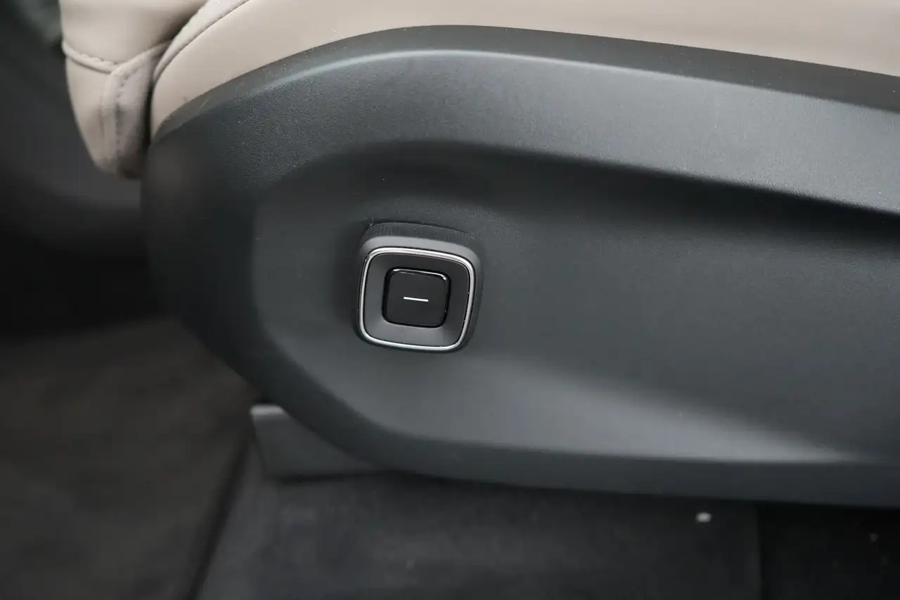 Volvo XC60 D4 AWD 111 kWh Twin Motor Plus 7Pl. LEDER/CUIR LED, миниатюра 27