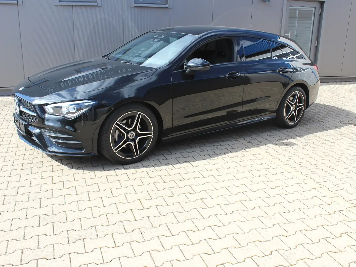 Mercedes-Benz CLA 200 CLA 200 SB AMG Line Schwarz - 2