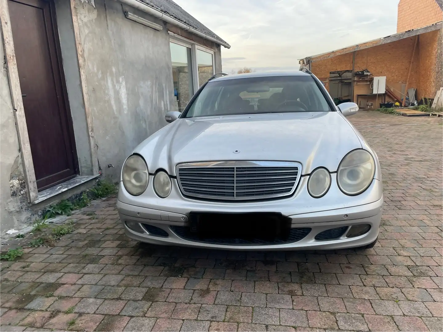 Mercedes-Benz E 220 E 220 CDI Avantgarde - AUTOMATIQUE - IMPECCABLE Šedá - 2