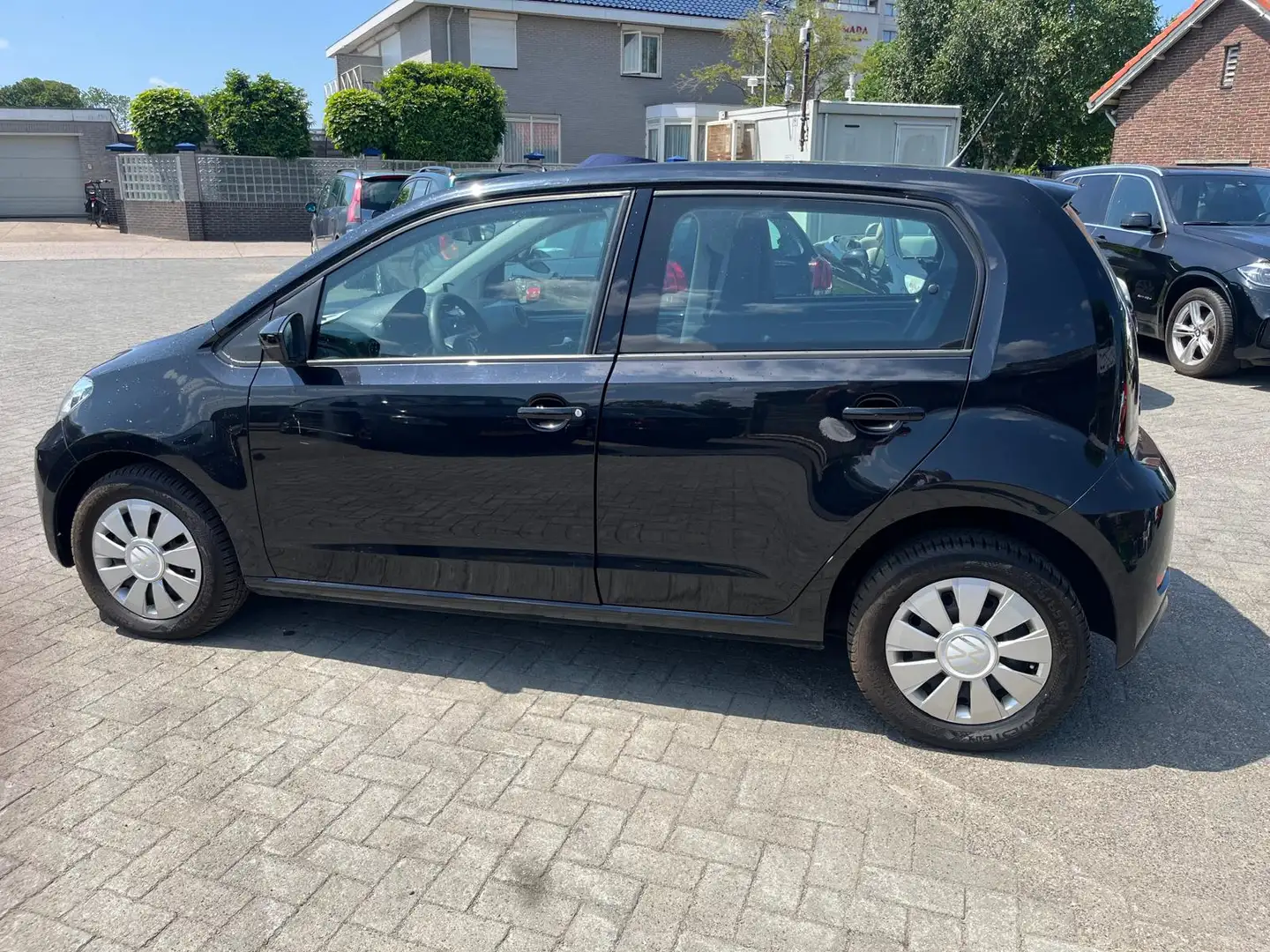 Volkswagen up! 1.0 airco 5drs Zwart - 2