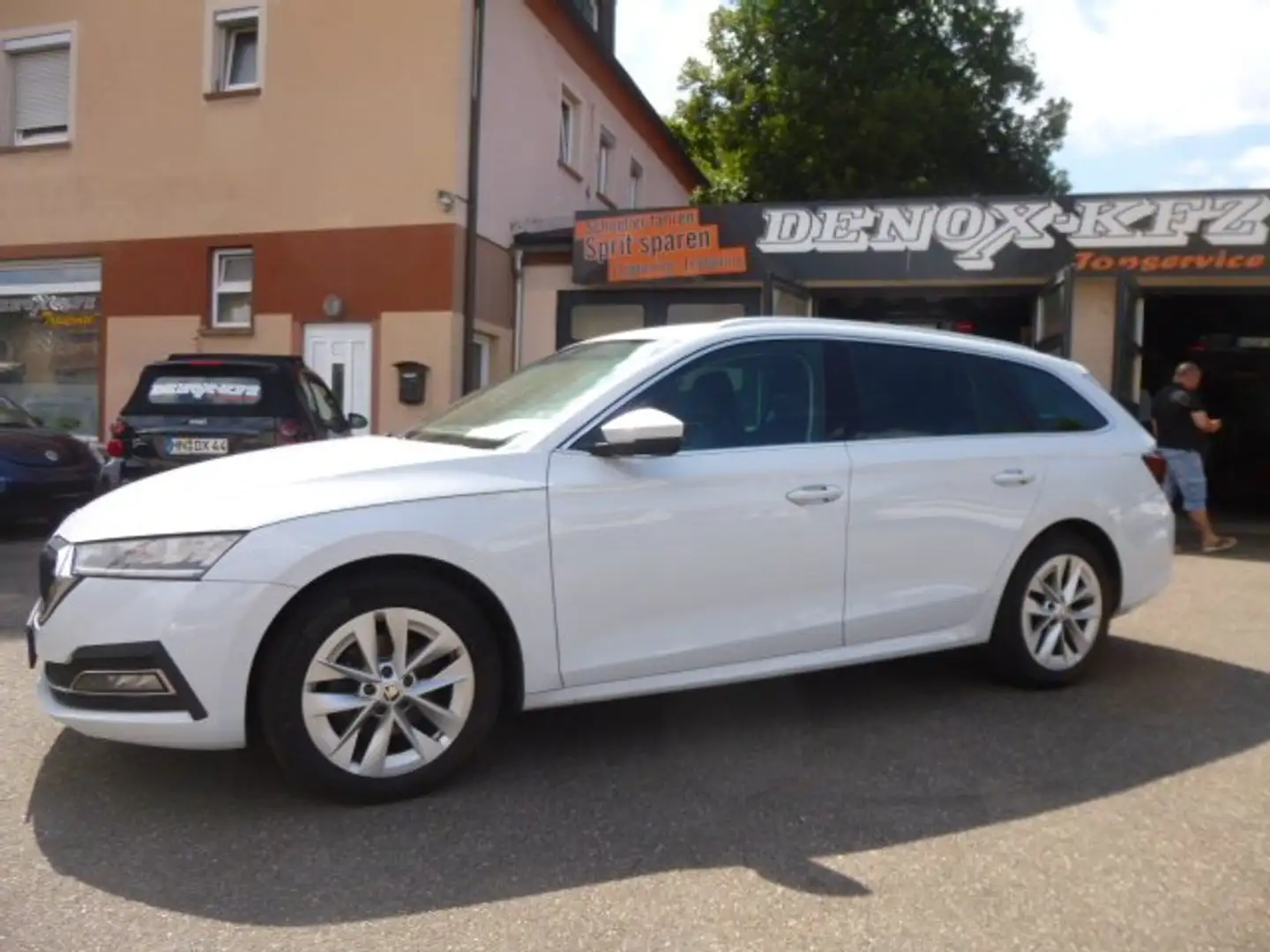 Skoda Octavia Style 1-Hand HeadUp Memory Telleder Dig.Tacho Blanc - 2