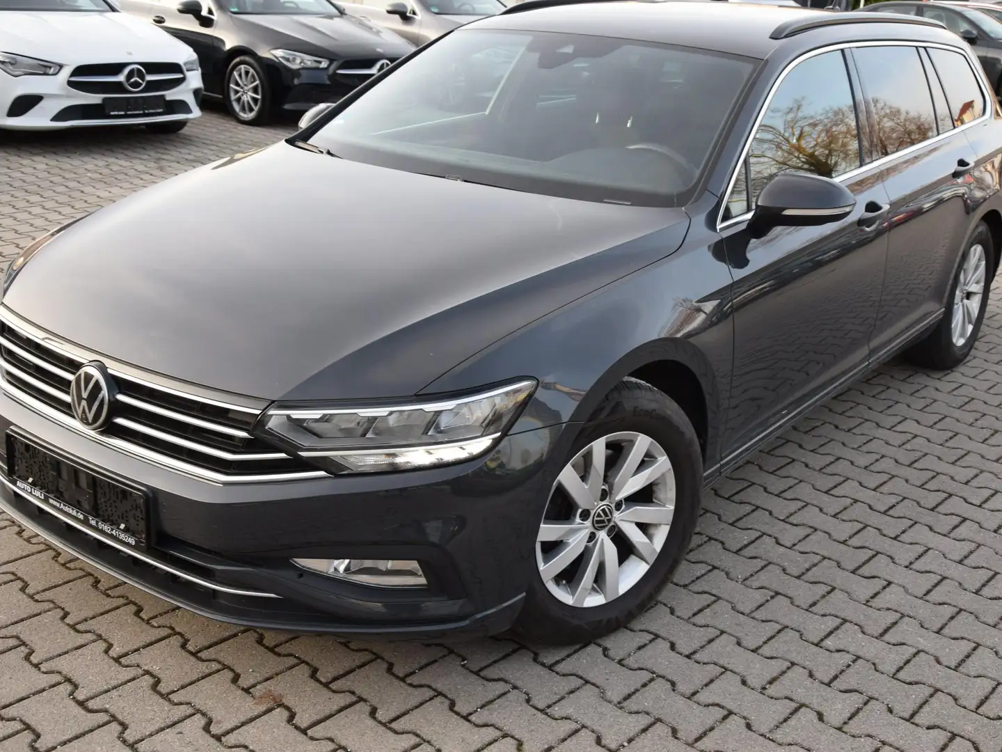 Volkswagen Passat Variant Business,LED,ACC,NAVI,KAMERA,PDC,STANDHEIZUNG Grau - 1