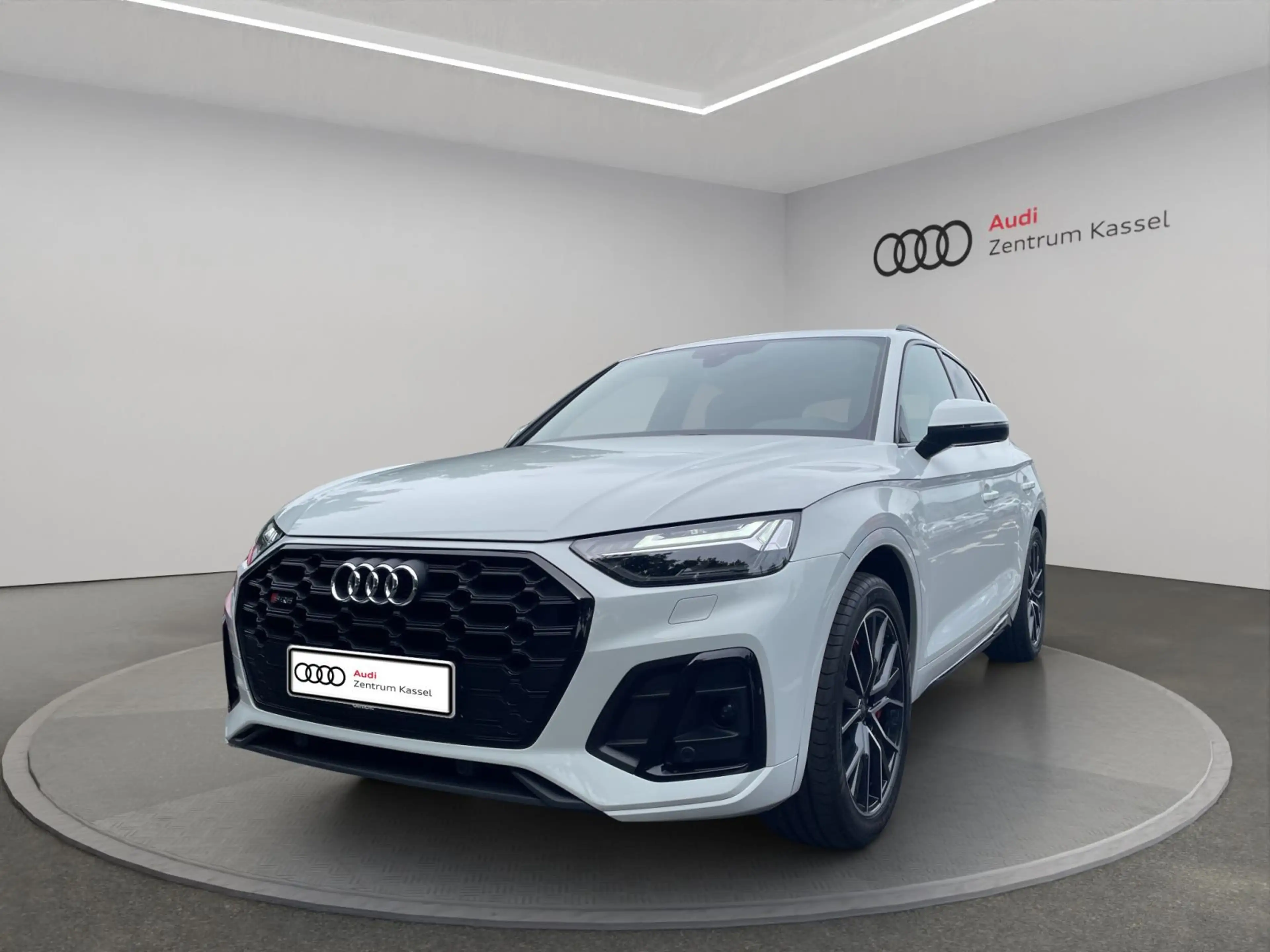 Audi SQ5 3.0 TDI quattro Matrix AHK Kamera Carplay — photo 2