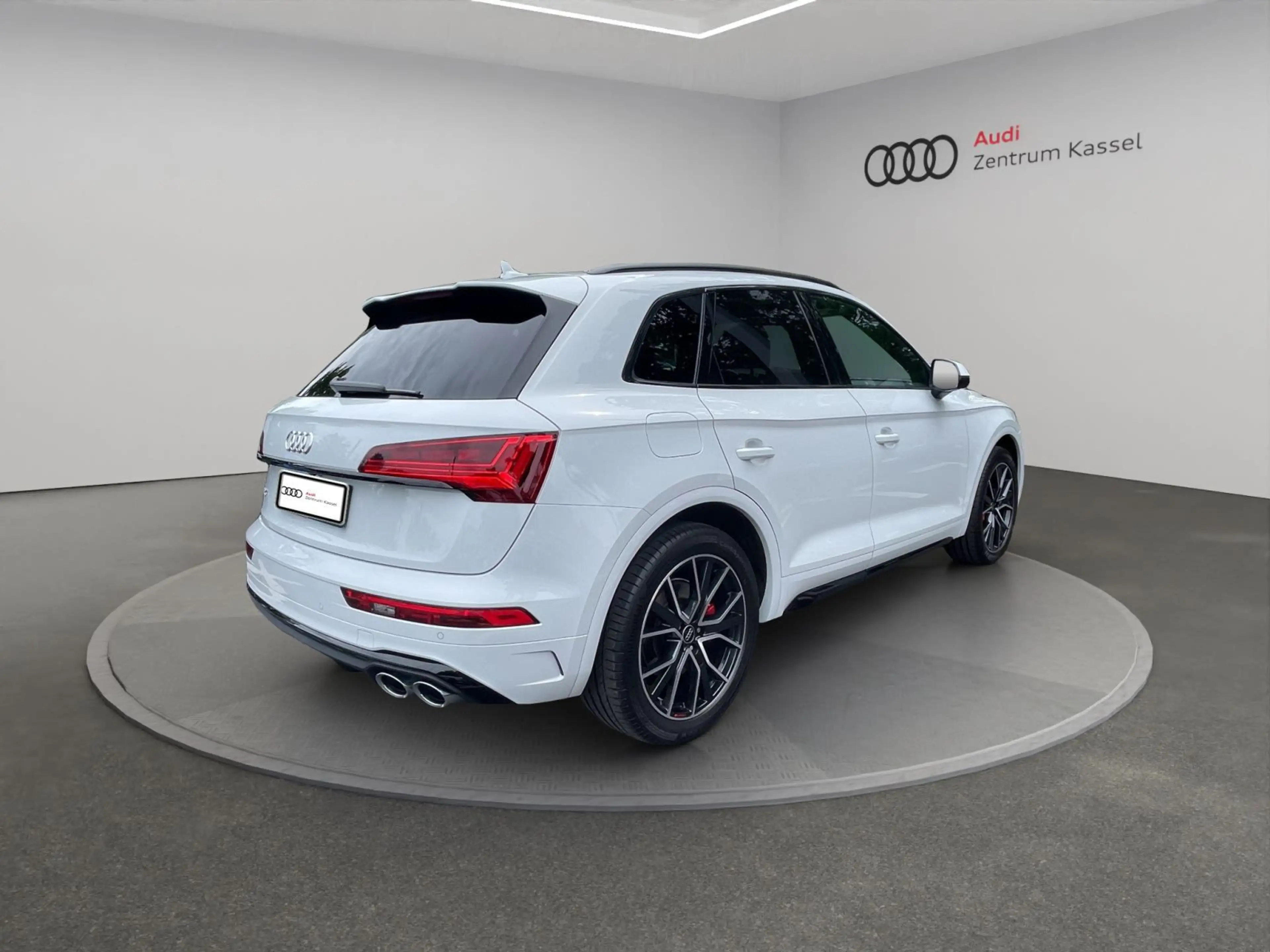 Audi SQ5 3.0 TDI quattro Matrix AHK Kamera Carplay — photo 6