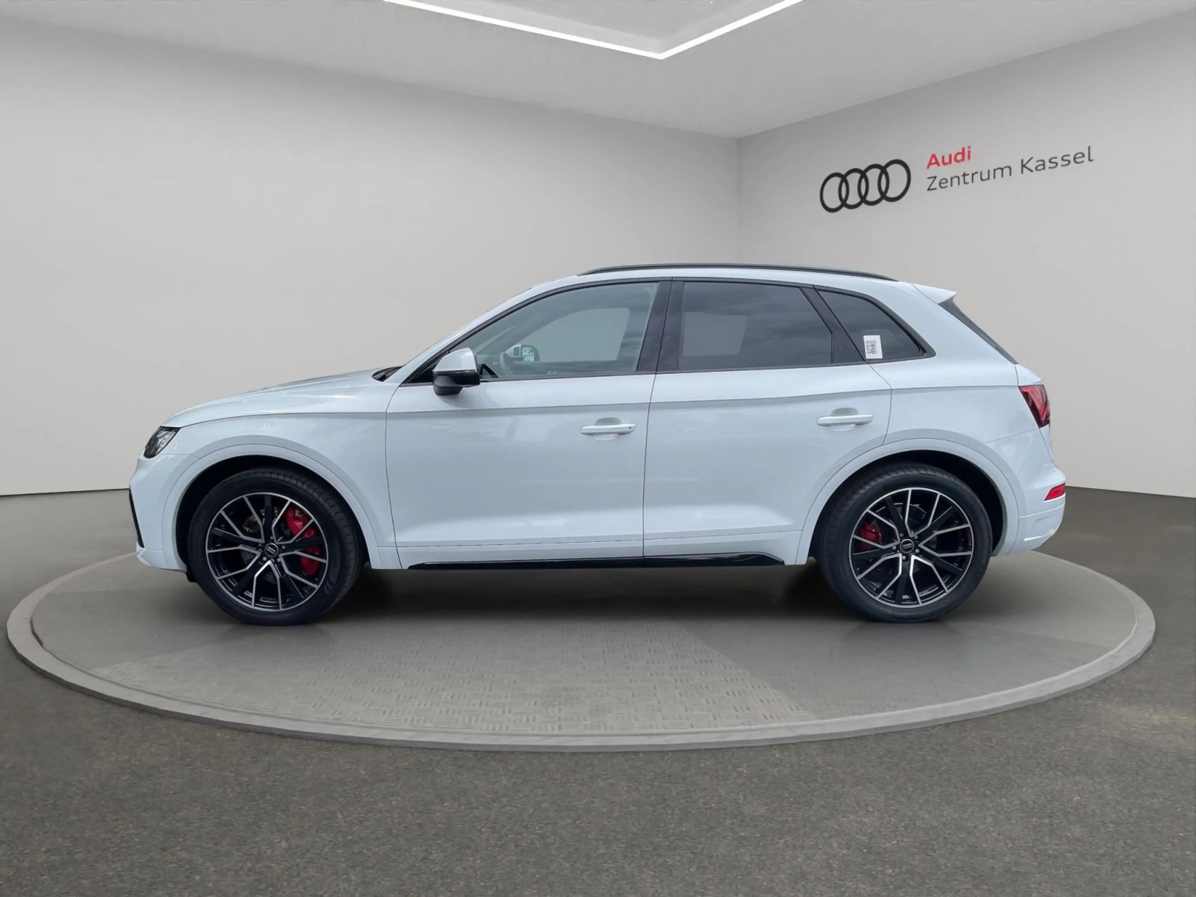 Audi SQ5 3.0 TDI quattro Matrix AHK Kamera Carplay — photo 3
