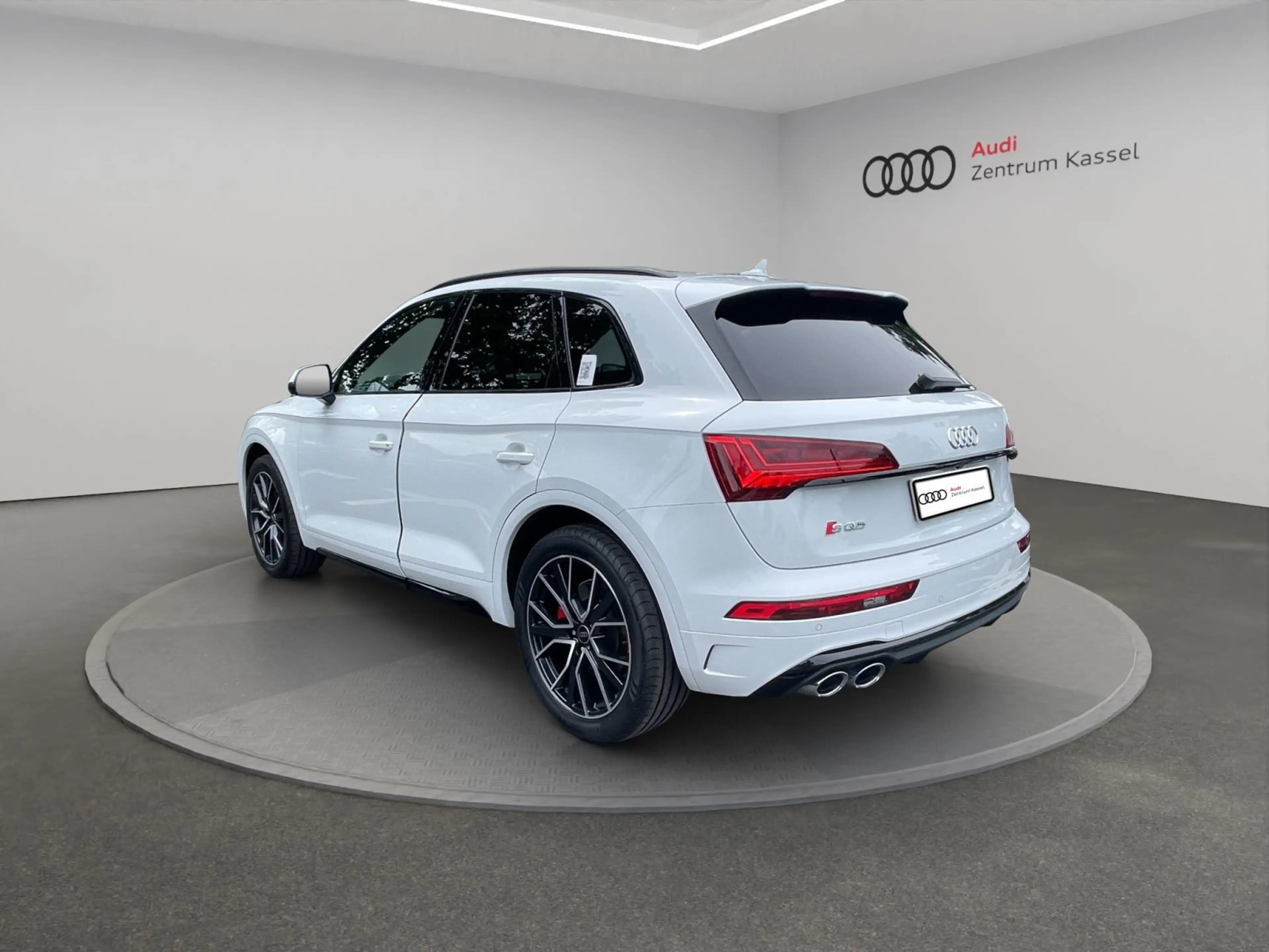 Audi SQ5 3.0 TDI quattro Matrix AHK Kamera Carplay — photo 4