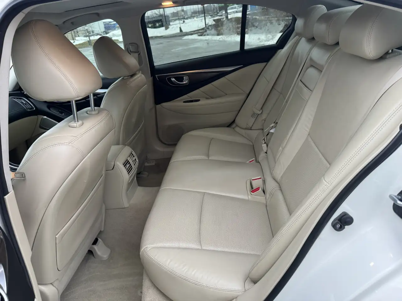 Infiniti Q50 снимка Infiniti Q50