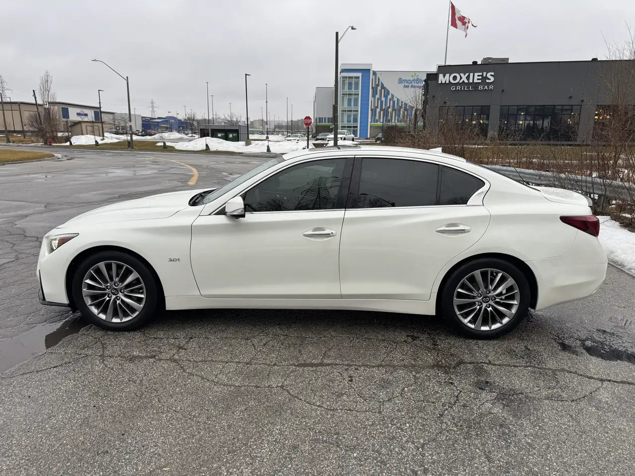 Infiniti Q50 снимка Infiniti Q50