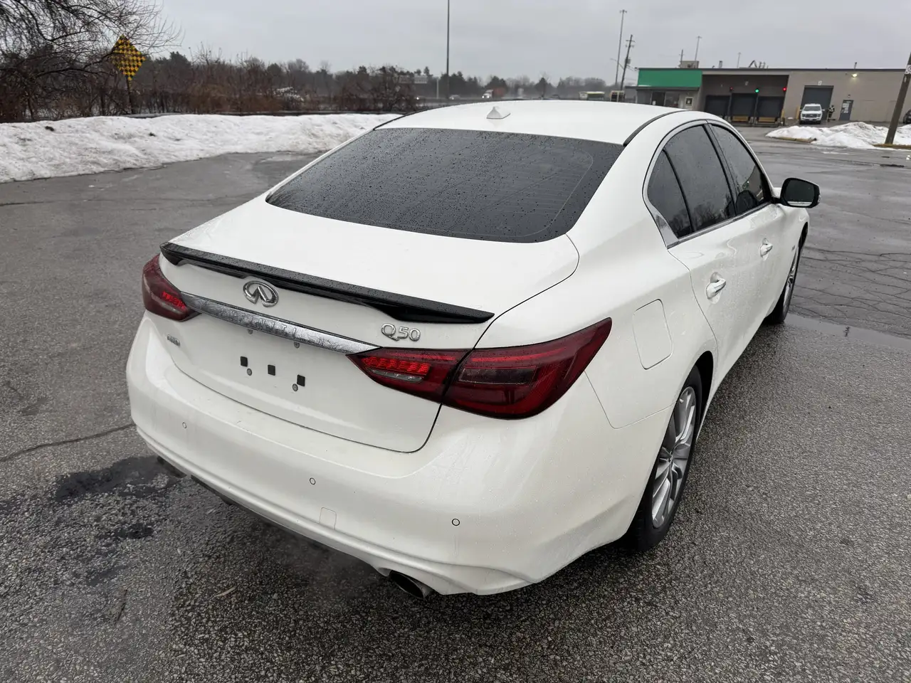 Infiniti Q50 снимка Infiniti Q50