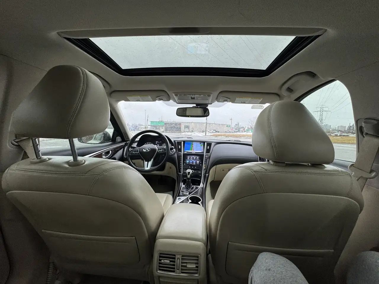 Infiniti Q50 снимка Infiniti Q50