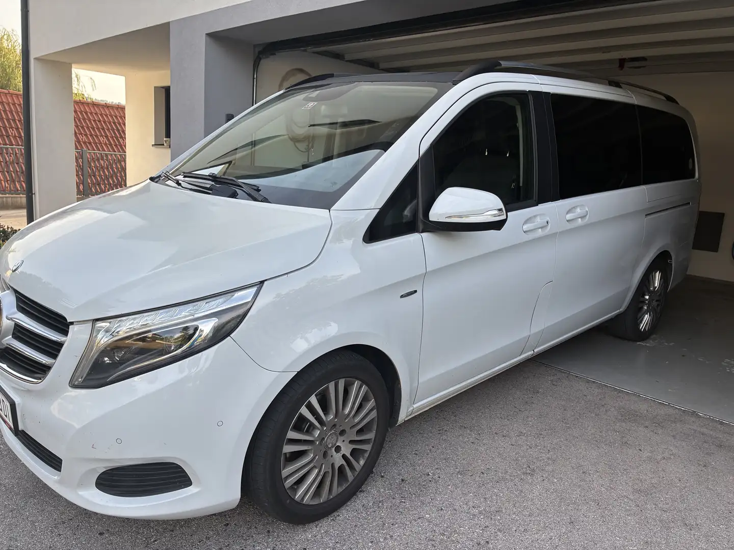 Mercedes-Benz V 220 V 220 d lang Avantgarde Aut. Avantgarde Weiß - 1