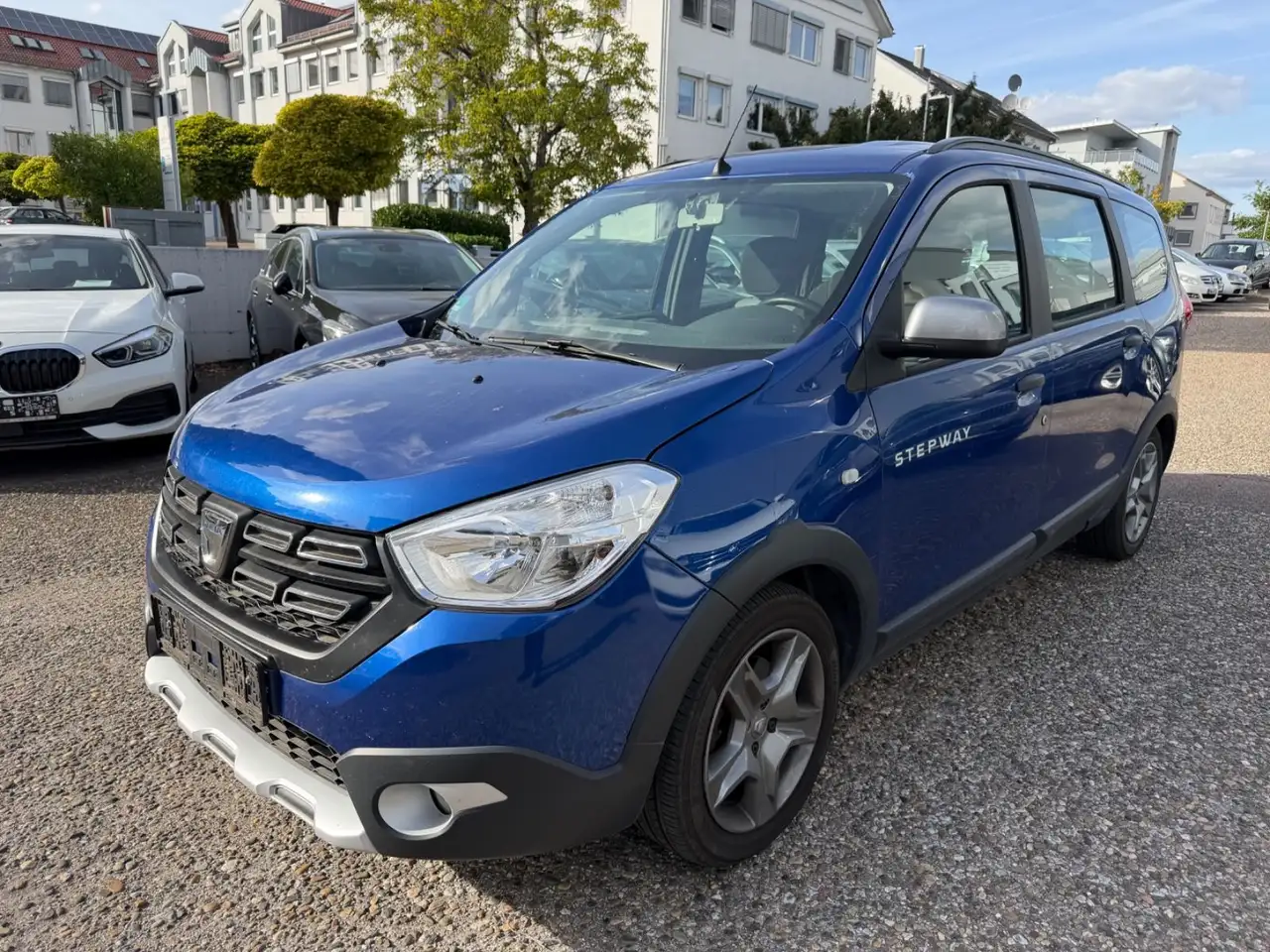 Dacia Lodgy Stepway Plus*1.Hand*Kopfdichtungschaden — photo 1 of 13