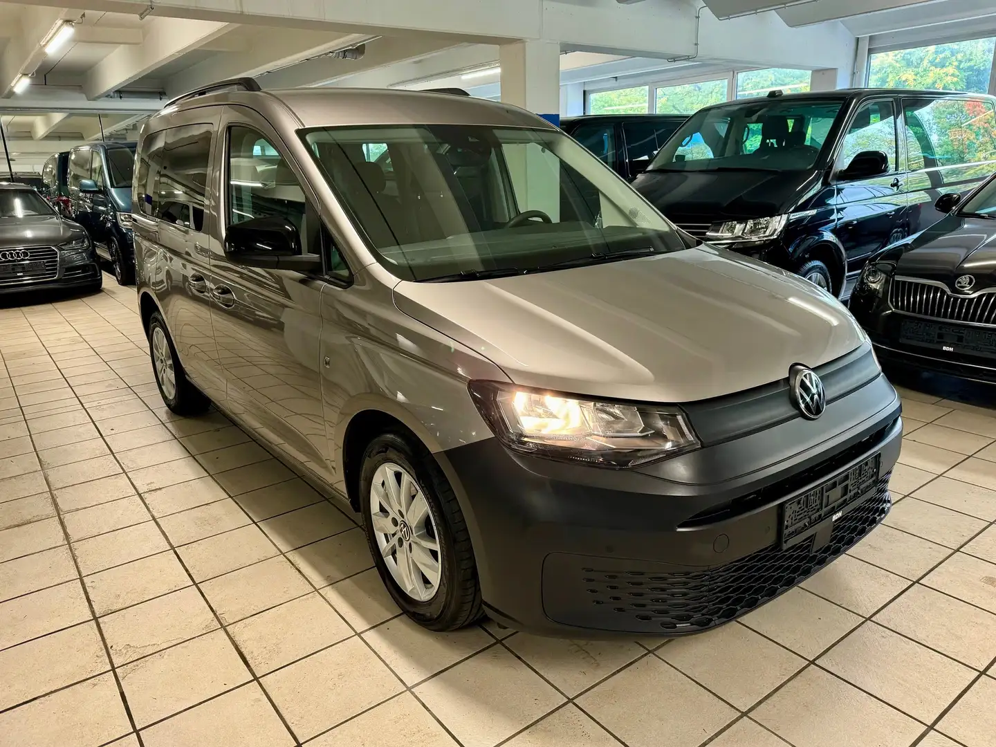 Volkswagen Caddy 2.0 TDI Kombi 7-Sitzer, Navigation, AHK Beige - 1